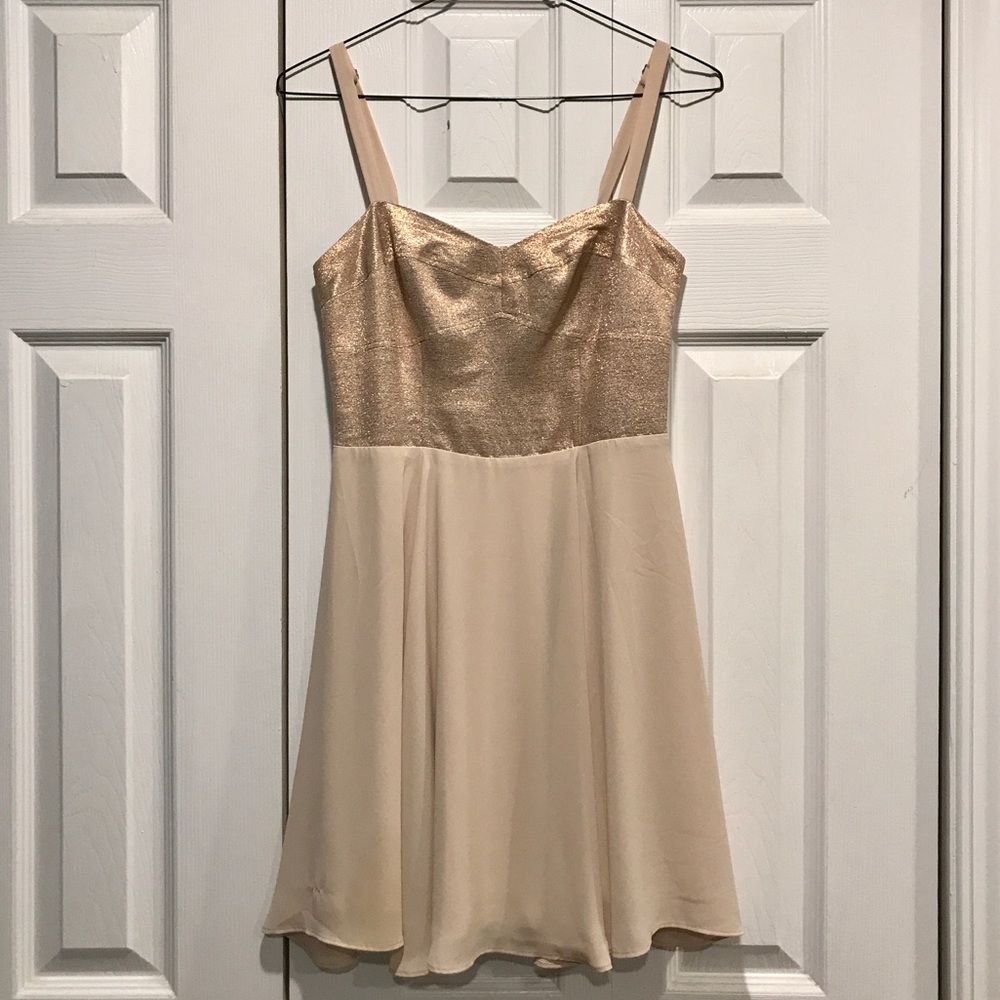 Fit and Flare Mini Summer Dress! ❤️